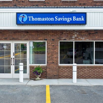 Outdoor shot of Thomaston Savings Bank branch in Oakville, CT